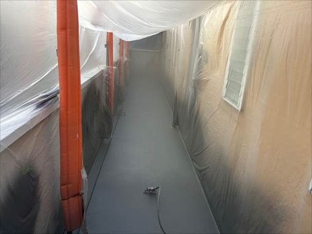 廊下防水工事　トップコート塗布　